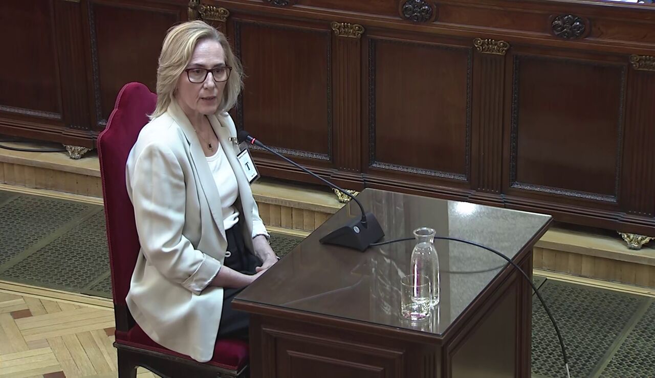 La secretaria de &Aacute;balos dice que Jessica Rodr&iacute;guez fue a 13 viajes oficiales con el exministro y que se pagaban con la tarjeta personal de Koldo Garc&iacute;a