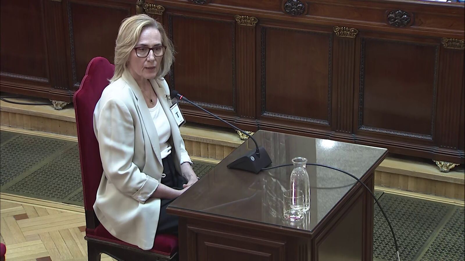 La secretaria de Ábalos dice que vio a Víctor de Aldama en dos reuniones con Javier Hidalgo