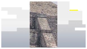 Se sube a la Pir&aacute;mide de la Luna y abre fuego