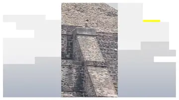 Se sube a la Pirámide de la Luna y abre fuego Se sube a la Pirámide de la Luna y abre fuego