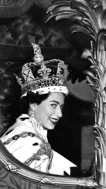 Isabel II de Inglaterra en su coronación