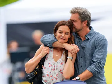 Katie Holmes y Joshua Jackson en su película Happy Hours Katie Holmes y Joshua Jackson en su película Happy Hours