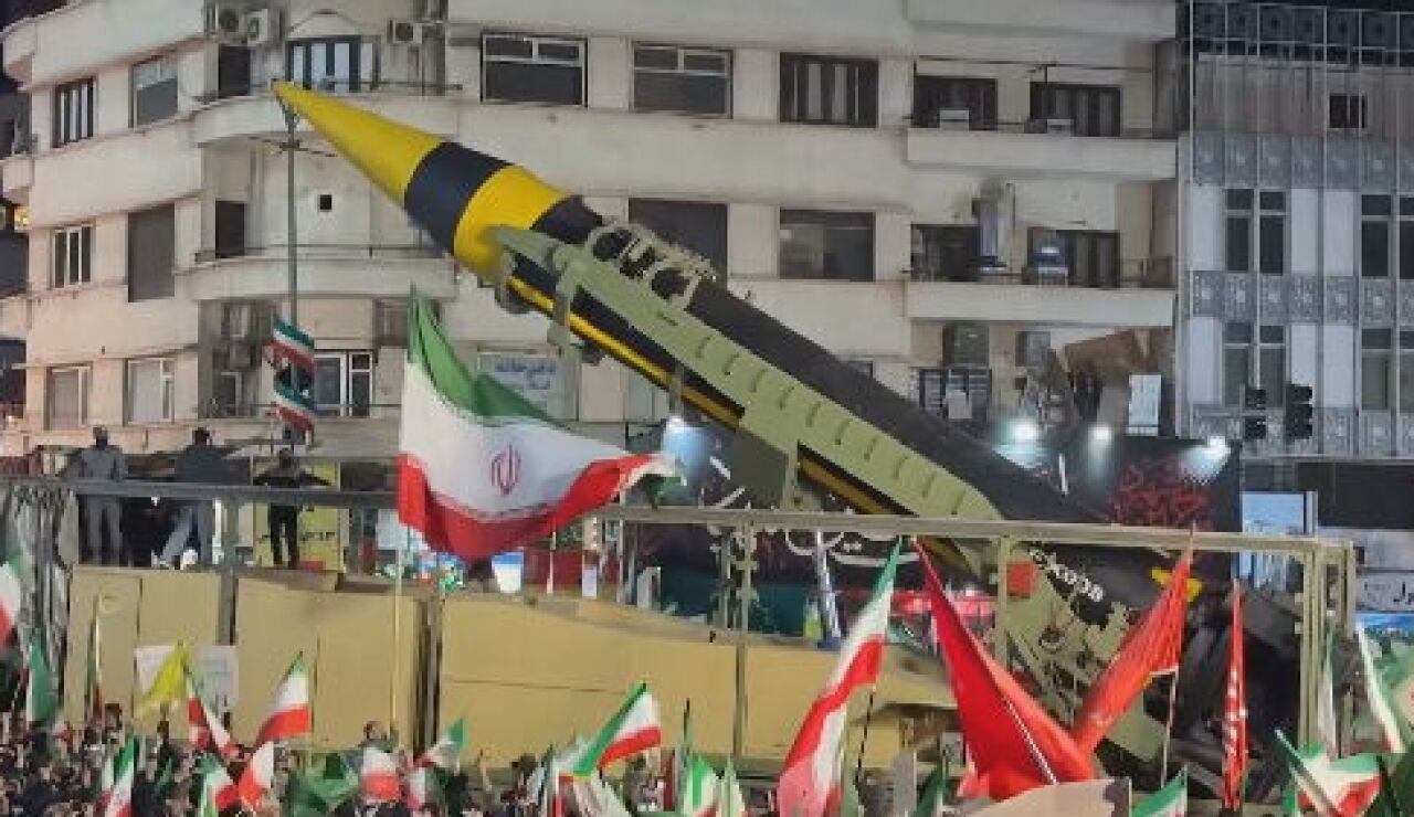 Misil bal&iacute;stico exhibido en Ir&aacute;n