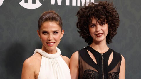 Lola Alterio junto a su madre Juana Acosta