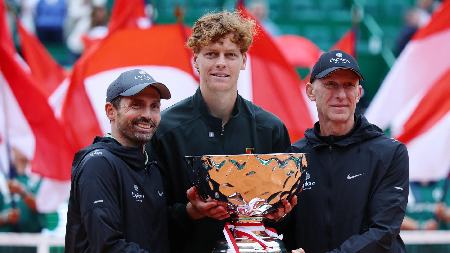 Simone Vagnozzi, junto a Sinner y Cahill tras la final de Montecarlo Simone Vagnozzi, junto a Sinner y Cahill tras la final de Montecarlo