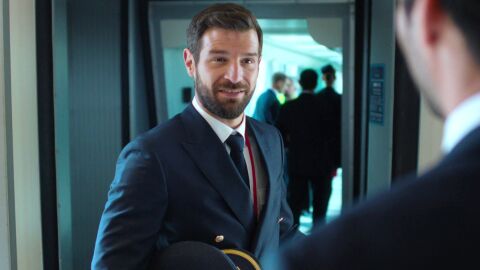 Daryl le ha confesado al comandante que lleva meses conociendo a alguien