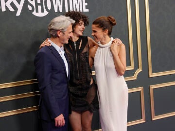 Lola Alterio junto a sus padres