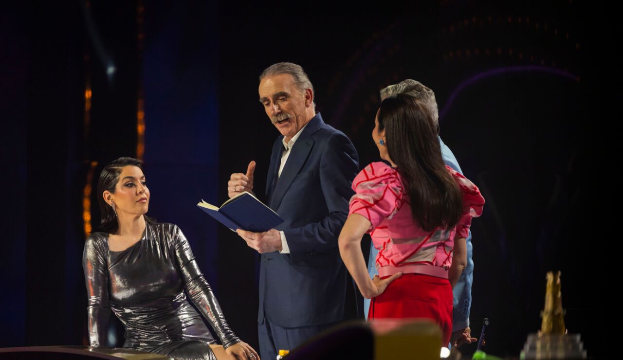 Juan y Medio se pierde con las influencers y sigue afirmando que Chihuahua es Paulina Rubio