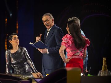 Juan y Medio se pierde con las influencers y sigue afirmando que Chihuahua es Paulina Rubio