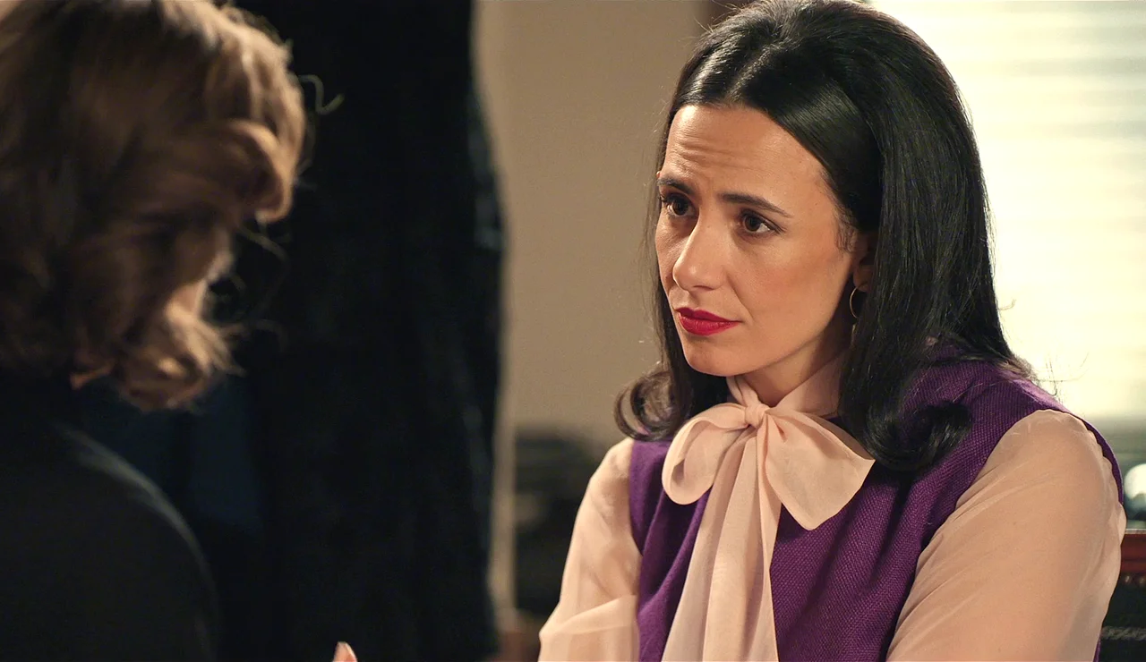 Marta revela a Cloe que ha encontrado una pista sobre Fina