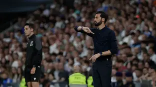 Arbeloa da instrucciones a sus jugadores en el partido ante el Alavés Arbeloa da instrucciones a sus jugadores en el partido ante el Alavés