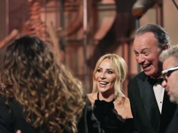 As&iacute; comienza Una fiesta de muerte: &ldquo;Estaba tom&aacute;ndome un champagne y de repente ser Sherlock Holmes&rdquo;