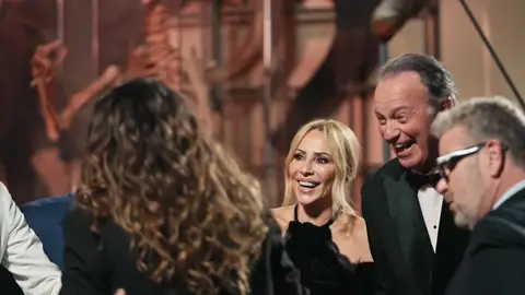 Así comienza Una fiesta de muerte: “Estaba tomándome un champagne y de repente ser Sherlock Holmes” Así comienza Una fiesta de muerte: “Estaba tomándome un champagne y de repente ser Sherlock Holmes”