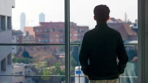 Logran frenar el síndrome de Tourette grave mediante electrodos en el cerebro: "Los tics empezaron a disminuir Logran frenar el síndrome de Tourette grave mediante electrodos en el cerebro: "Los tics empezaron a disminuir