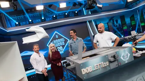 ¿Doblar y guardar camisetas en segundos? No te pierdas el increíble invento de Marron ¿Doblar y guardar camisetas en segundos? No te pierdas el increíble invento de Marron