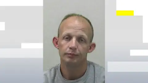 Adam Hall, el violador que ha contagiado de VIH a 7 víctimas, dos de ellas menores Adam Hall, el violador que ha contagiado de VIH a 7 víctimas, dos de ellas menores