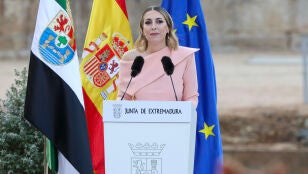 Mar&iacute;a Guardiola toma posesi&oacute;n como presidenta de la Junta de Extremadura