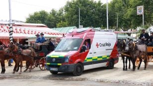 Ambulancia de Cruz Roja en la feria de Sevilla