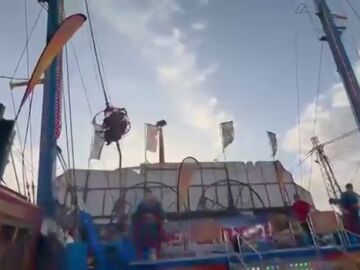 V&iacute;deo: cuatro heridos leves tras un accidente en una atracci&oacute;n del Real de la Feria de Abril de Sevilla