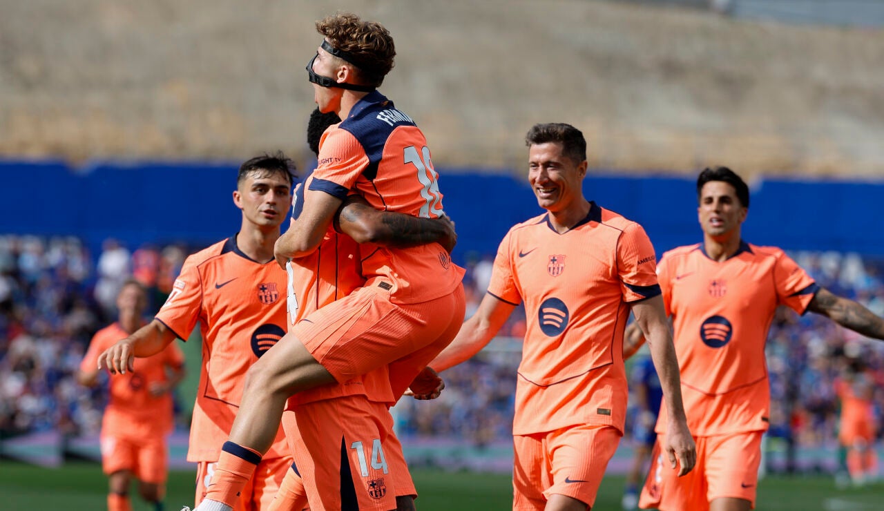 Los jugadores del Bar&ccedil;a celebran un gol ante el Getafe (0-2)