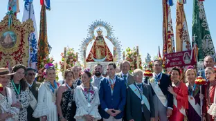 El presidente de la Junta de Andalucía, Juanma Moreno, ante la Virgen durante la Misa de Romeros El presidente de la Junta de Andalucía, Juanma Moreno, ante la Virgen durante la Misa de Romeros