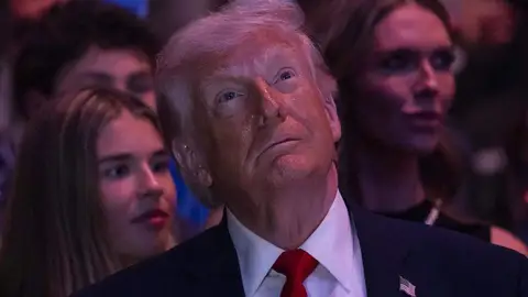 Trump destituye a los 24 integrantes de la Junta Nacional de Ciencias de EEUU Trump destituye a los 24 integrantes de la Junta Nacional de Ciencias de EEUU