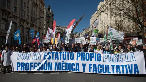 Los médicos madrileños retoman este lunes la tercera semana de huelga por el Estatuto Marco con nuevas concentraciones Los médicos madrileños retoman este lunes la tercera semana de huelga por el Estatuto Marco con nuevas concentraciones