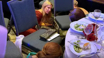 Personas agachadas Personas agachadas