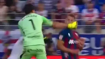 Puñetazo de Andrada a Pulido Puñetazo de Andrada a Pulido