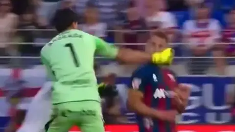 Puñetazo de Andrada a Pulido Puñetazo de Andrada a Pulido