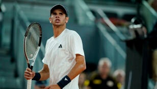 Rafa J&oacute;dar celebra un punto ante Joao Fonseca