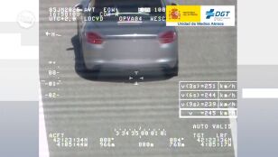 Coche DGT a 250KM/H