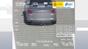 Coche DGT a 250KM/H