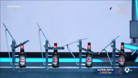 ¡Increíble! Bad Gyal alucina con el "dominó de cañas" de El Hormiguero ¡Increíble! Bad Gyal alucina con el "dominó de cañas" de El Hormiguero