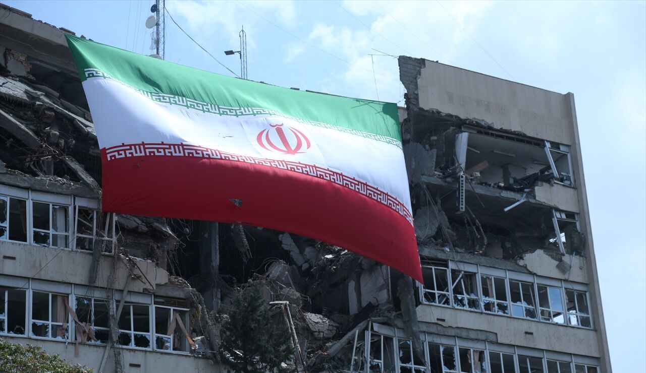 Bandera Ir&aacute;n.
