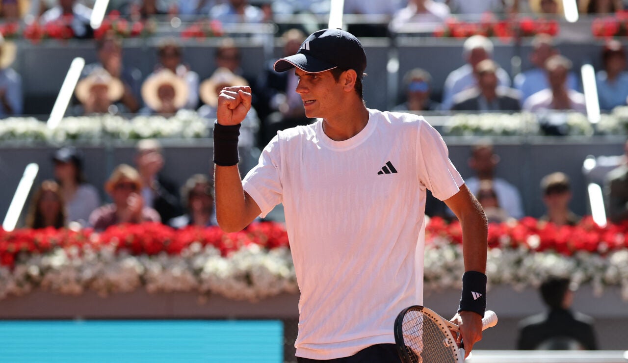 Rafa J&oacute;dar celebra un punto ante Vit Kopriva