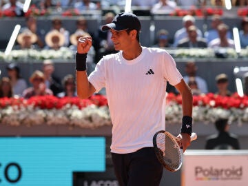 Rafa J&oacute;dar celebra un punto ante Vit Kopriva