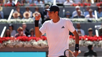 Rafa J&oacute;dar celebra un punto ante Vit Kopriva