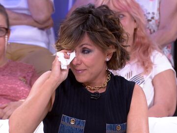 Sonsoles &Oacute;nega rompe a llorar al ver los recuerdos de su infancia en la aldea gallega de Mosteiro