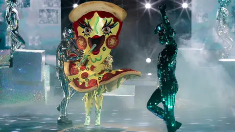 ¡Espectáculo ochentero! Pizza brilla en Mask Singer con una actuación estelar ¡Espectáculo ochentero! Pizza brilla en Mask Singer con una actuación estelar