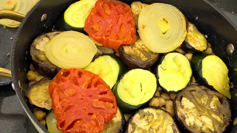 Cúbrelos con las hortalizas asadas Cúbrelos con las hortalizas asadas