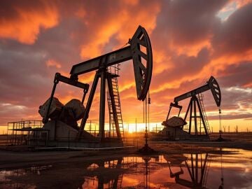 El petr&oacute;leo roza la barrera de los 120 d&oacute;lares sin previsiones de una reapertura de Ormuz