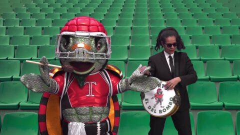 Tortuga, &ldquo;el terror de la Super Bowl&rdquo;, afirma ser fan de Raffaella Carr&agrave; en sus pistas