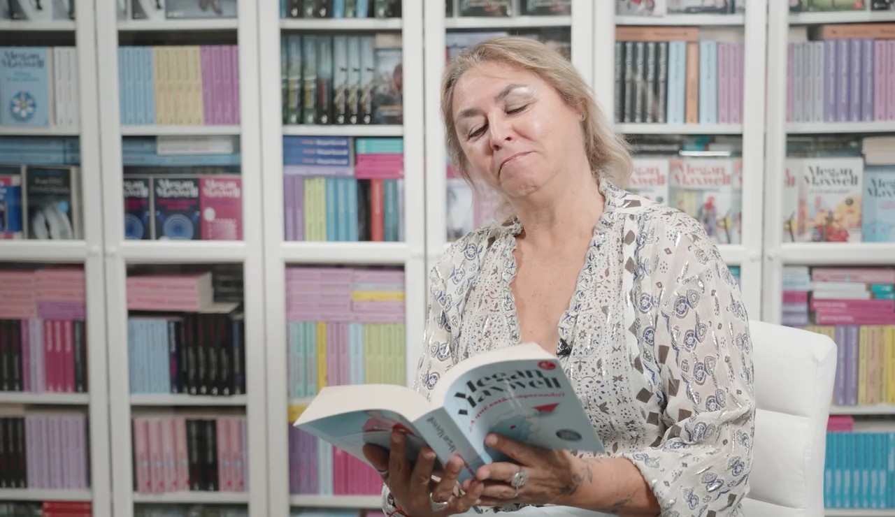 Megan Maxwell lee un fragmento de ¿A qué estás esperando?: “¿De qué le sonaba aquella risa?”