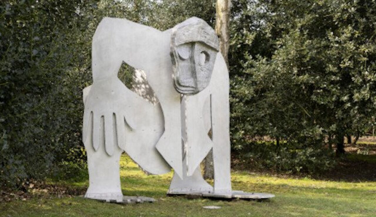 Pieza del brit&aacute;nico Thomas Houseago en los jardines de Banca March.