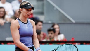 Paula Badosa, en su partido ante la austriaca Julia Grabher en Madrid