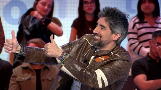 El pique entre Manel Loureiro y Adriana Torrebejano en Pasapalabra... ¡pese a ser del mismo equipo! El pique entre Manel Loureiro y Adriana Torrebejano en Pasapalabra... ¡pese a ser del mismo equipo!