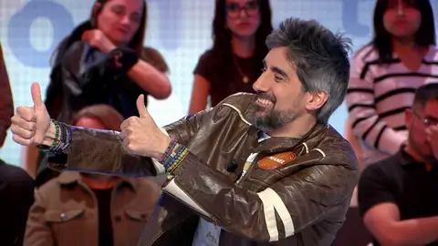 El pique entre Manel Loureiro y Adriana Torrebejano en Pasapalabra... ¡pese a ser del mismo equipo! El pique entre Manel Loureiro y Adriana Torrebejano en Pasapalabra... ¡pese a ser del mismo equipo!