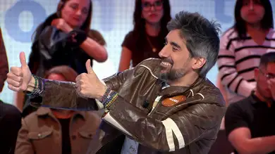 El pique entre Manel Loureiro y Adriana Torrebejano en Pasapalabra... ¡pese a ser del mismo equipo! El pique entre Manel Loureiro y Adriana Torrebejano en Pasapalabra... ¡pese a ser del mismo equipo!
