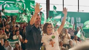 Pedro S&aacute;nchez y Mar&iacute;a Jes&uacute;s Montero en el primer d&iacute;a de campa&ntilde;a de las elecciones de Andaluc&iacute;a